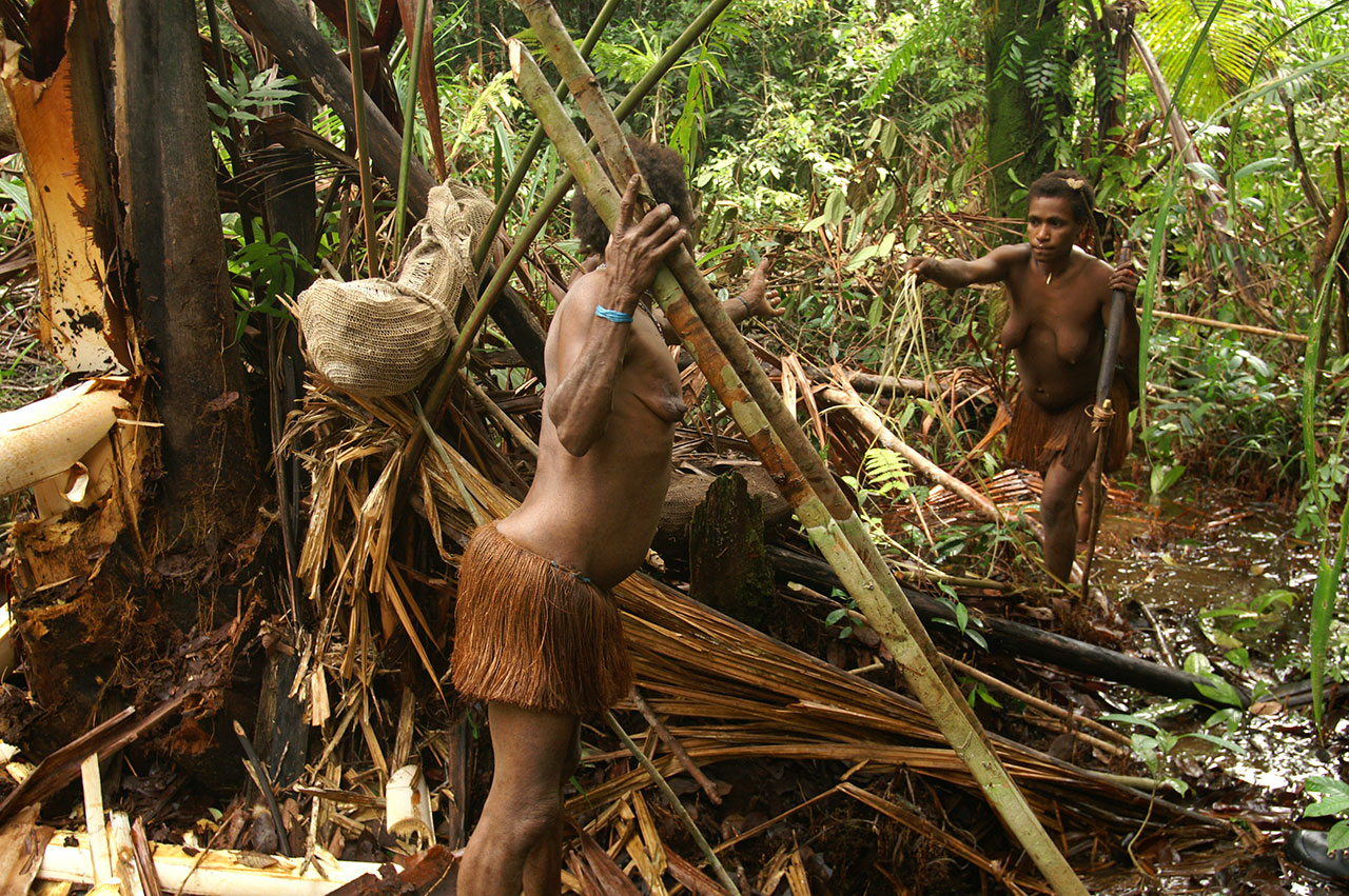Papua - Die Korowai